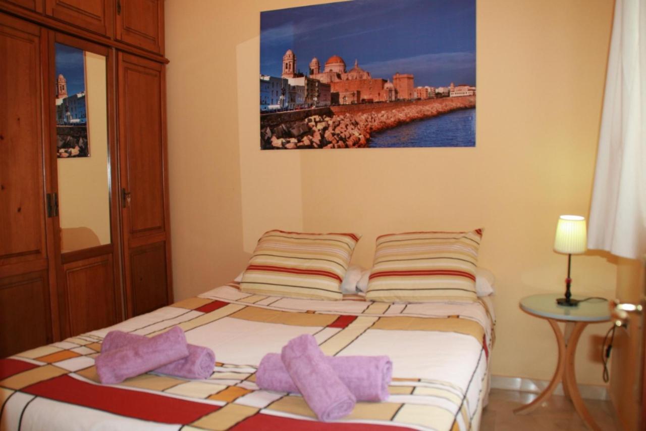 Descubrehome Playa De La Caleta Apartamento
